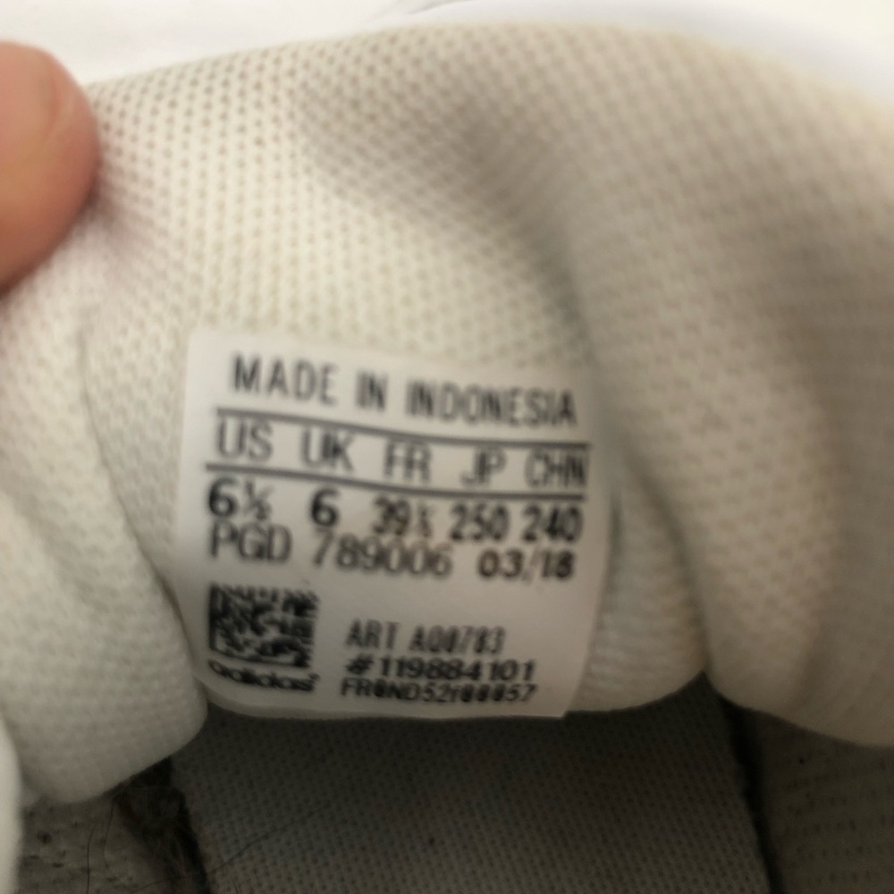 ADIDAS Gold trim sneakers - Picture 8 of 8